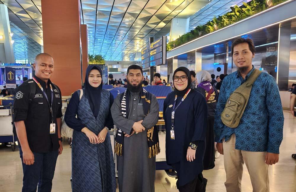 Image News PT Tanur Muthmainnah Tour Berangkatkan 200 Jemaah Umrah