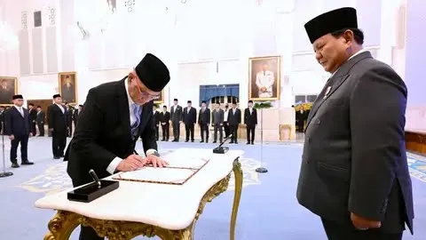 Image News PRESIDEN RI RESMI MELANTIK MENTERI HAJI DAN UMRAH