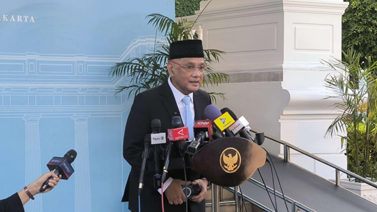 Image News DILANTIK JADI MENTERI HAJI UMRAH, GUS IRFAN JANJI DUA HAL INI UNTUK JEMAAH INDONESIA